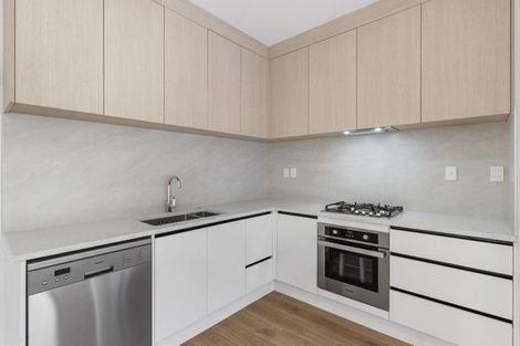 Photo of property in 8b Tahinga Street, Northcote, Auckland, 0627