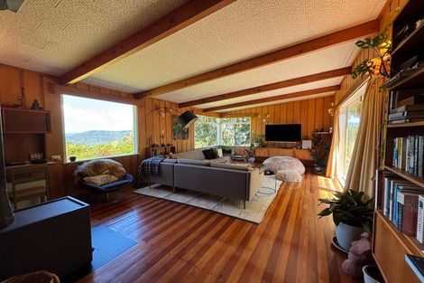 Photo of property in 274 Scenic Drive, Titirangi, Auckland, 0604