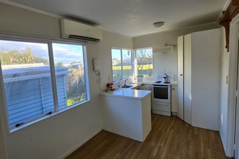 Photo of property in 27b Sutton Crescent, Papakura, 2110