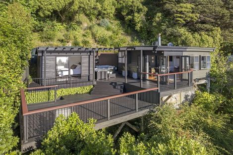 Photo of property in 11 Karaka Street, Eastbourne, Lower Hutt, 5013