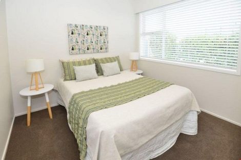 Photo of property in 2/127 Centreway Road, Orewa, 0931