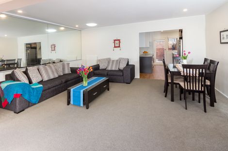 Photo of property in 2/83 Uxbridge Road, Cockle Bay, Auckland, 2014