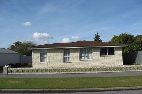 Photo of property in 2/1 Solway Avenue, Ilam, Christchurch, 8041