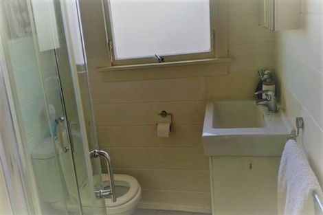 Photo of property in 41 Hobsonville Road, West Harbour, Auckland, 0618