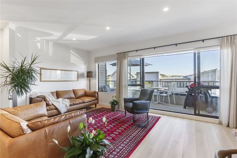 Photo of property in 14 Moki Place, Long Bay, Auckland, 0630