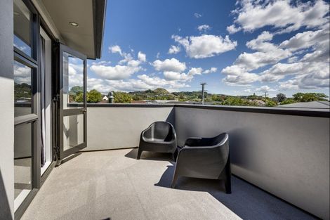 Photo of property in 23a Avondale Road, Taradale, Napier, 4112