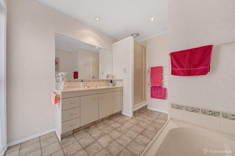 Photo of property in 6 Mahon Place, Papatoetoe, Auckland, 2025