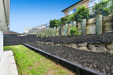 Photo of property in 17 Resolution Drive, Gulf Harbour, Whangaparaoa, 0930