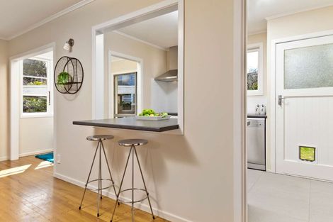 Photo of property in 2/7 Vera Road, Te Atatu South, Auckland, 0610