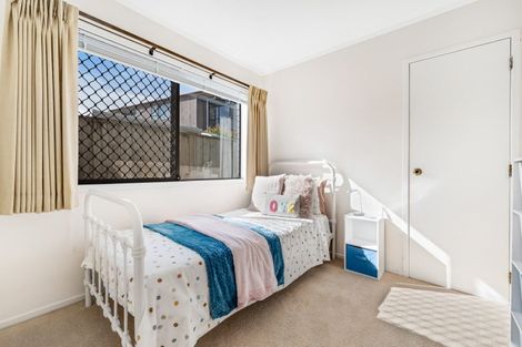 Photo of property in 2/42 Cromdale Avenue, Highland Park, Auckland, 2010