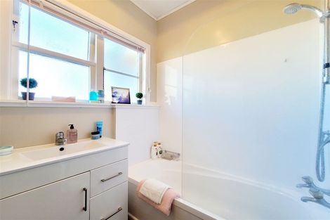 Photo of property in 11 Seddon Street, Naenae, Lower Hutt, 5011