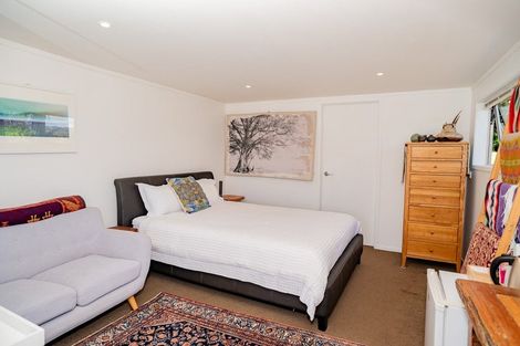 Photo of property in 50 Oxford Terrace, Coromandel, 3506