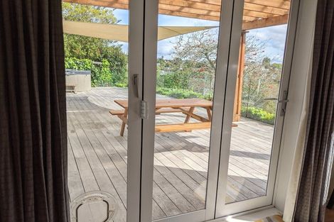 Photo of property in 90 Exmouth Road, Northcote, Auckland, 0627