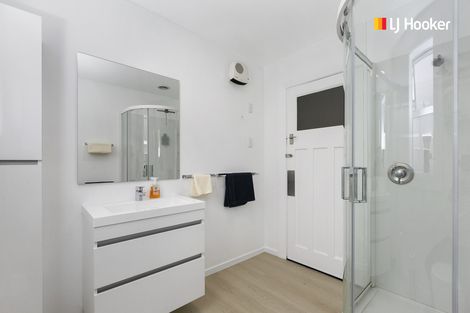 Photo of property in 376 Bay View Road, Saint Clair, Dunedin, 9012