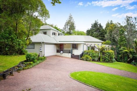 Photo of property in 10 Tui Crescent, Waiatarua, Auckland, 0604