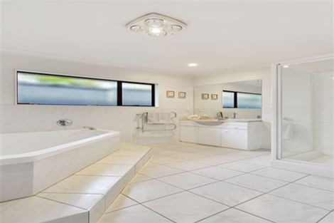 Photo of property in 89 Marina View Drive, West Harbour, Auckland, 0618