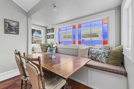 Photo of property in 18 Morley Street, New Plymouth, 4310