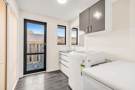 Photo of property in 8 Stonebridge Lane, Oxford, 7430