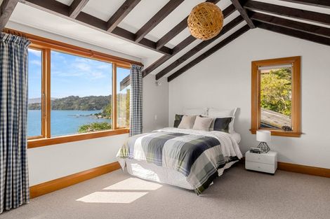 Photo of property in 1 Rangiuru Road, Mahina Bay, Lower Hutt, 5013