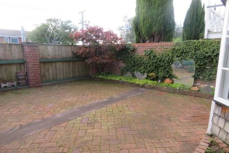 Photo of property in 2/23 Huia Road, Point Chevalier, Auckland, 1022