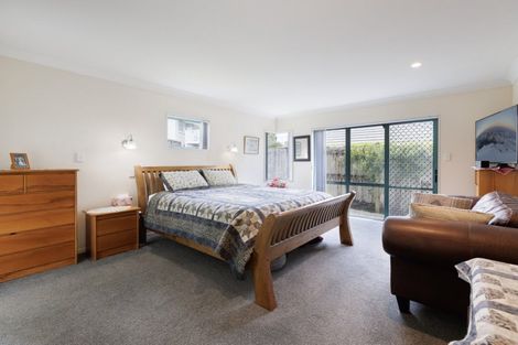 Photo of property in 4 Burnt Oak Drive, Pyes Pa, Tauranga, 3112