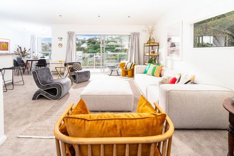 Photo of property in 21 Kopiko Way, Brooklyn, Wellington, 6021