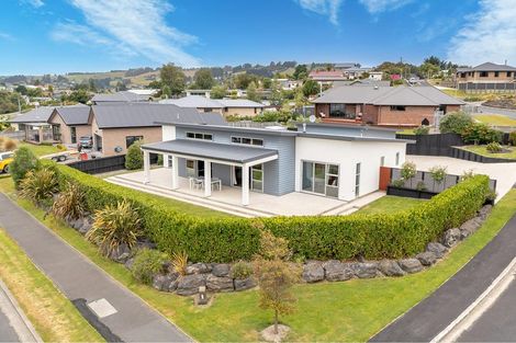 Photo of property in 15 Reeves Street, Green Island, Dunedin, 9018