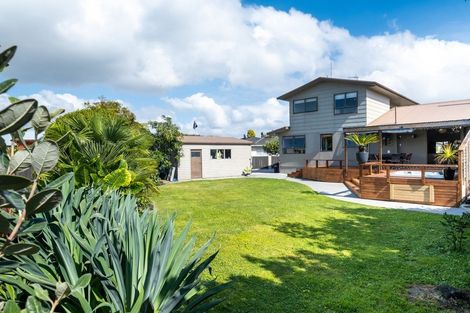 Photo of property in 5 Valerie Street, Clive, 4102