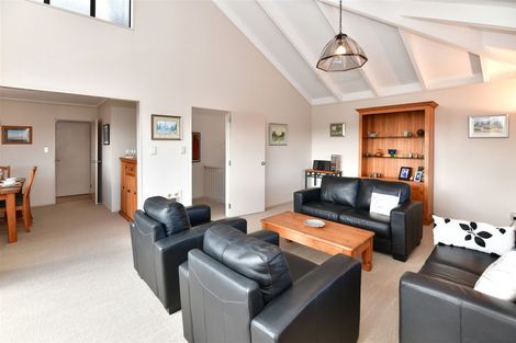 Photo of property in 29 Marellen Drive, Red Beach, 0932