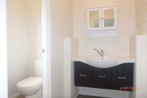 Photo of property in 1 Waimanu Bay Drive, Te Atatu Peninsula, Auckland, 0610