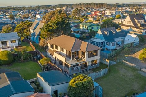 Photo of property in 15a Robbie Street, Foxton Beach, Foxton, 4815