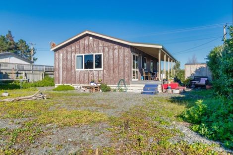 Photo of property in 35 Clifton Road, Haumoana, 4102