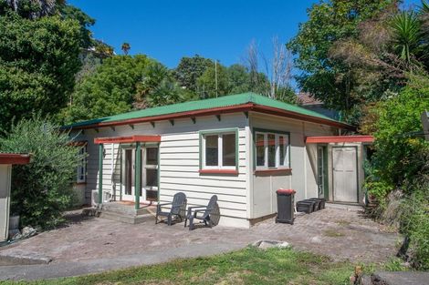 Photo of property in 32 Coote Road, Bluff Hill, Napier, 4110