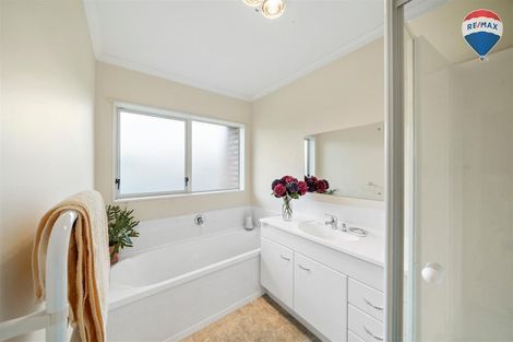 Photo of property in 18 Galveston Grove, Totara Park, Upper Hutt, 5018