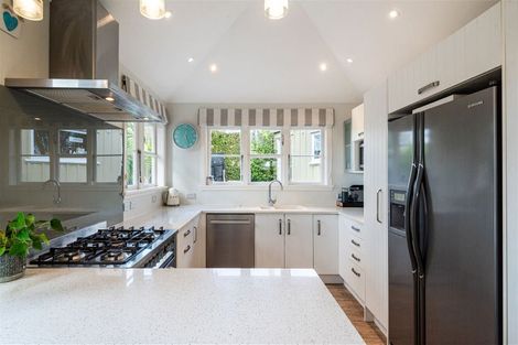 Photo of property in 113 Carlisle Road, Torbay, Auckland, 0632