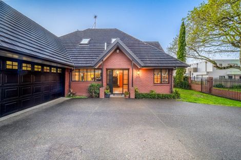 Photo of property in 36 Oakwood Grove, Eastern Beach, Auckland, 2012