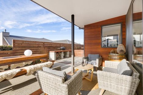 Photo of property in 2 Percy Lane, Wanaka, 9305