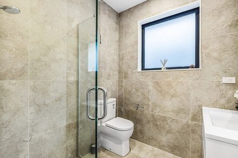 Photo of property in 34a Lyons Avenue, Murrays Bay, Auckland, 0630