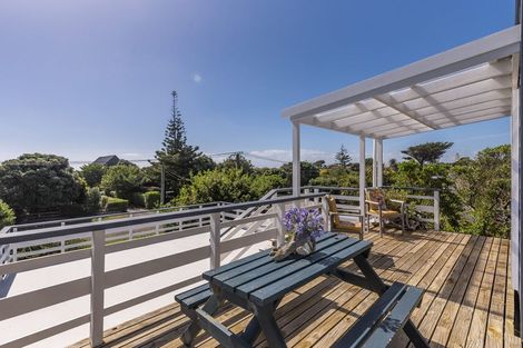 Photo of property in 42 Rodney Avenue, Te Horo Beach, Otaki, 5581