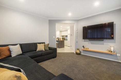 Photo of property in 23 Maraeariki Avenue, Orewa, 0931