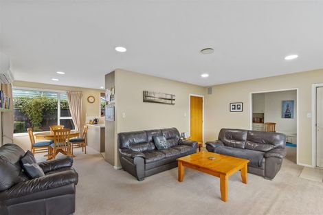 Photo of property in 13 Ron Place, Bishopdale, Christchurch, 8051