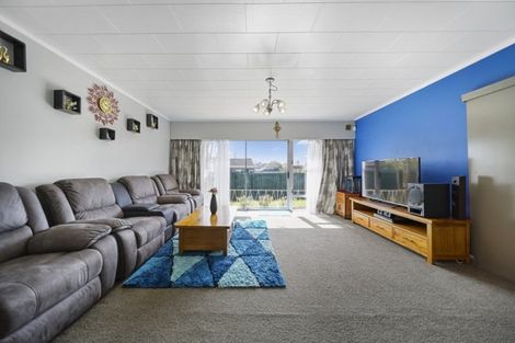 Photo of property in 2/1 Susanne Place, Pakuranga, Auckland, 2010