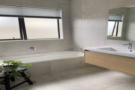 Photo of property in 34 Waituarua Drive, Takanini, 2112