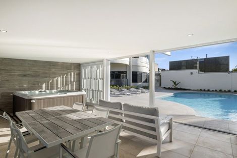 Photo of property in Shangri La Apartments, 10/97 Jervois Road, Herne Bay, Auckland, 1011