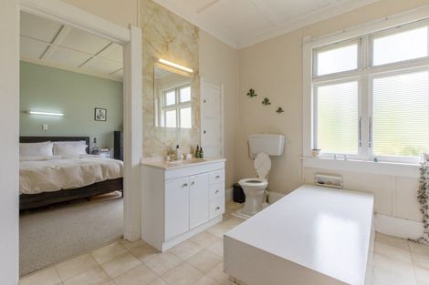 Photo of property in 36 Riverdale Road, Dannevirke, 4930