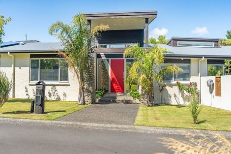 Photo of property in 41 Mount Marua Way, Timberlea, Upper Hutt, 5018