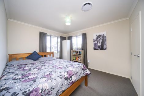 Photo of property in 53 Geneva Terrace, Kelvin Grove, Palmerston North, 4414