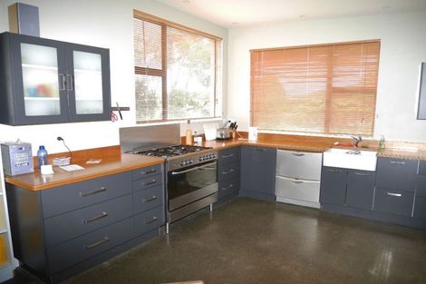 Photo of property in 51 William Street, Waikanae Beach, Waikanae, 5036