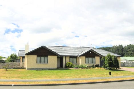 Photo of property in 12 Carlow Grove, Birchville, Upper Hutt, 5018