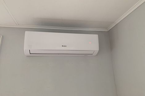 Photo of property in 57 Kelman Road, Kelston, Auckland, 0602